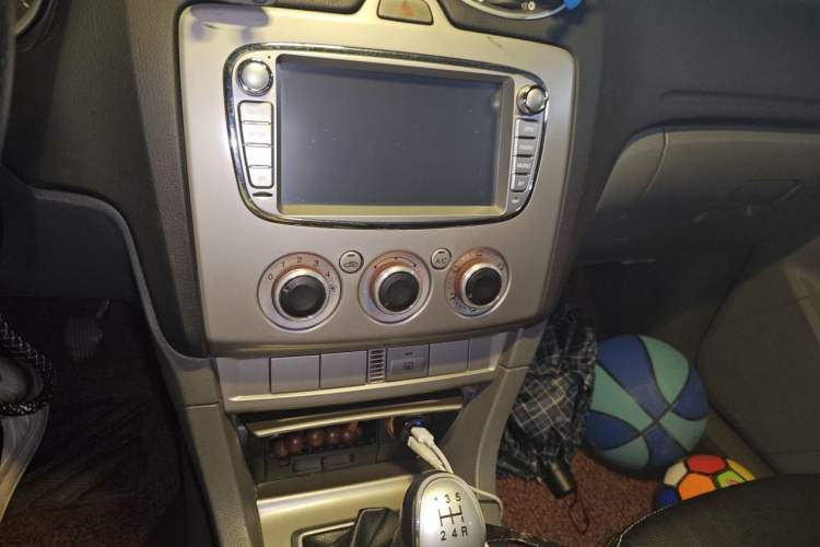 Used Ford Focus 2012 Hatchback Classic 1.8L Manual Fashion Edition Audio And AC Panel