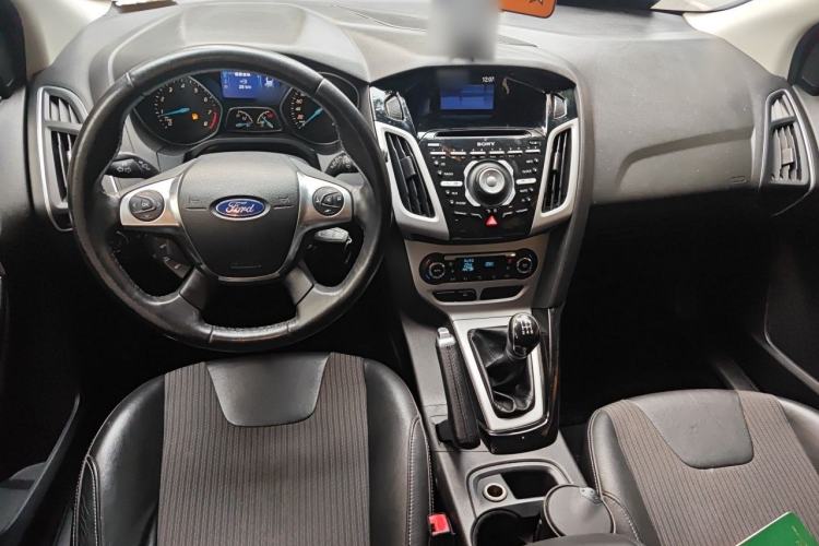 Used Ford Focus 2012 Hatchback 2.0L Manual Luxury Sport Model Center Console