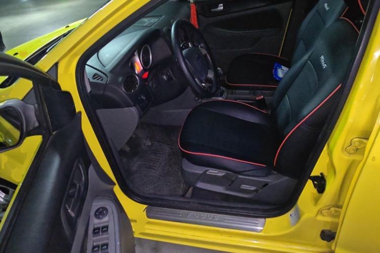 Used Ford Focus 2012 Hatchback Classic 1.8L Manual Fashion Edition Driver Seat