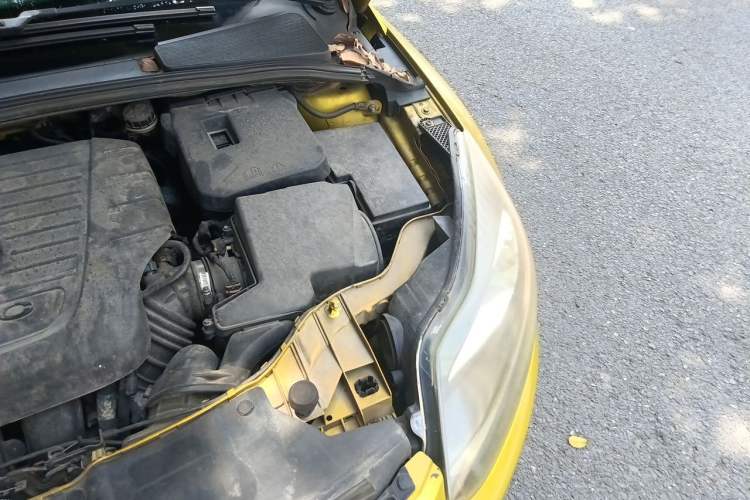 Used Ford Focus 2012 Hatchback 2.0L Automatic Luxury Sport Model Engine Bay Left