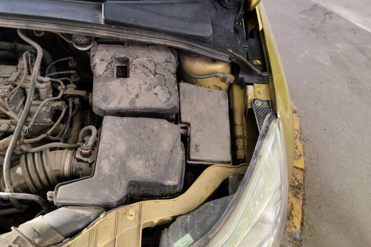 Used Ford Focus 2012 Hatchback 1.6L Automatic Comfort Model Engine Bay Left