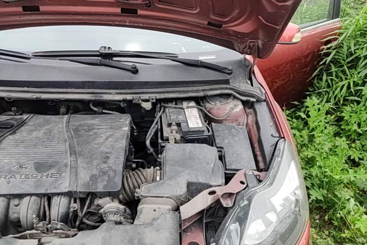 Used Ford Focus 2012 Hatchback Classic 1.8L Manual Base Model Engine Bay Left