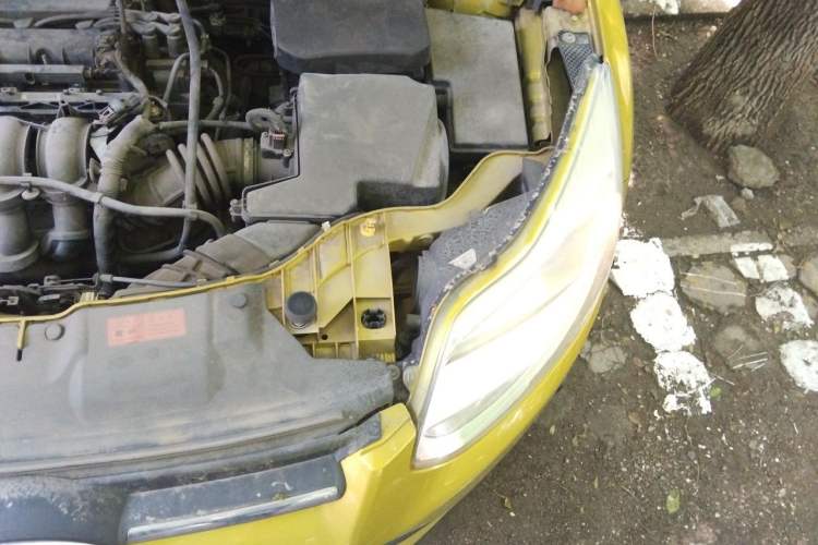 Used Ford Focus 2012 Hatchback 1.6L Manual Comfort Model Engine Bay Left