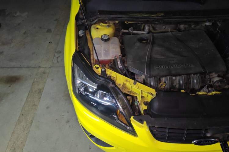 Used Ford Focus 2012 Hatchback Classic 1.8L Manual Fashion Edition Engine Bay Right