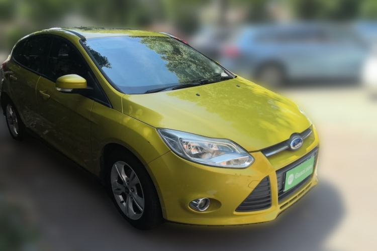 Used Ford Focus 2012 Hatchback 1.6L Automatic Fashion Edition Front Right 45 Deg