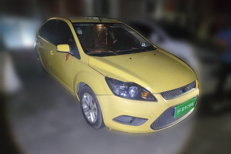 Used Ford Focus 2012 Hatchback Classic 1.8L Automatic Base Model Front Right 45 Deg