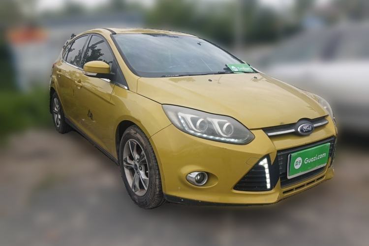 Used Ford Focus 2012 Hatchback 1.6L Automatic Fashion Edition Front Right 45 Deg
