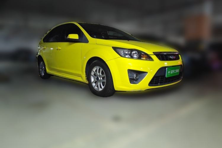 Used Ford Focus 2012 Hatchback Classic 1.8L Manual Fashion Edition Front Right 45 Deg