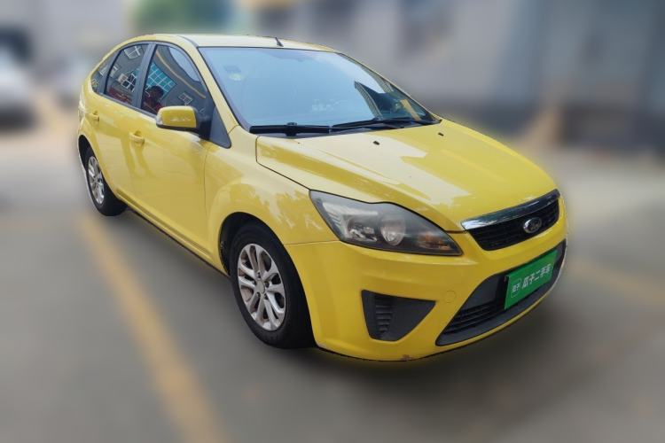 Used Ford Focus 2012 Hatchback Classic 1.8L Automatic Base Model Front Right 45 Deg