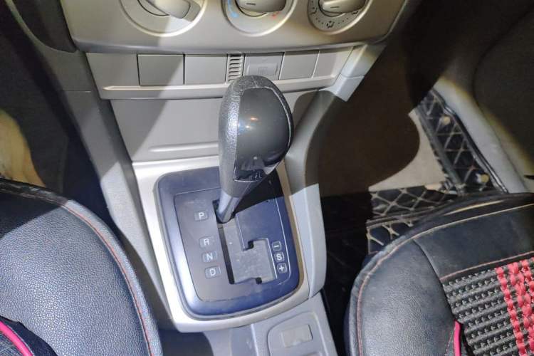Used Ford Focus 2012 Hatchback Classic 1.8L Automatic Base Model Gear Lever