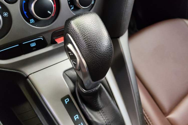 Used Ford Focus 2012 Hatchback 1.6L Automatic Comfort Model Gear Lever