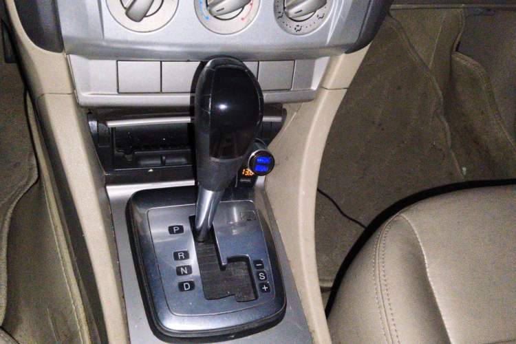 Used Ford Focus 2012 Hatchback Classic 1.8L Automatic Fashion Edition Gear Lever