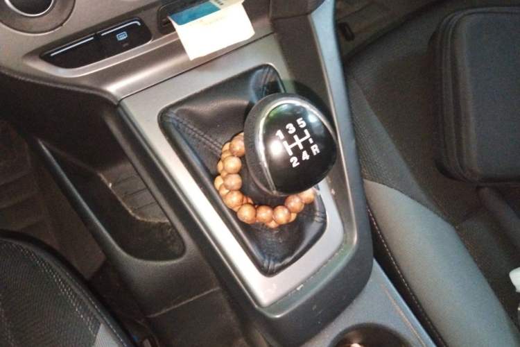 Used Ford Focus 2012 Hatchback 1.6L Manual Comfort Model Gear Lever