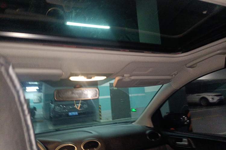 Used Ford Focus 2012 Hatchback Classic 1.8L Automatic Fashion Edition Headliner
