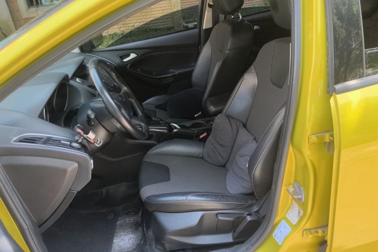Used Ford Focus 2012 Hatchback 1.6L Automatic Fashion Edition Left Front Seat