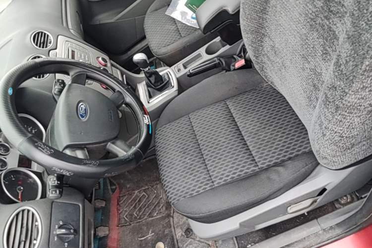 Used Ford Focus 2012 Hatchback Classic 1.8L Manual Base Model Left Front Seat