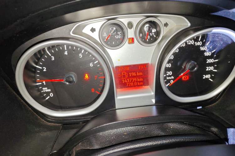 Used Ford Focus 2012 Hatchback Classic 1.8L Manual Fashion Edition Odometer Close Up
