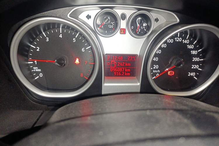 Used Ford Focus 2012 Hatchback Classic 1.8L Automatic Fashion Edition Odometer Close Up