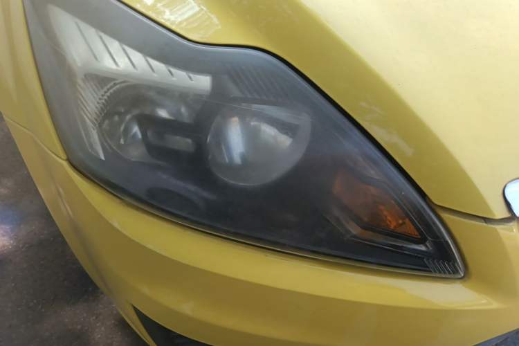 Used Ford Focus 2012 Hatchback Classic 1.8L Automatic Base Model Right Front Headlight