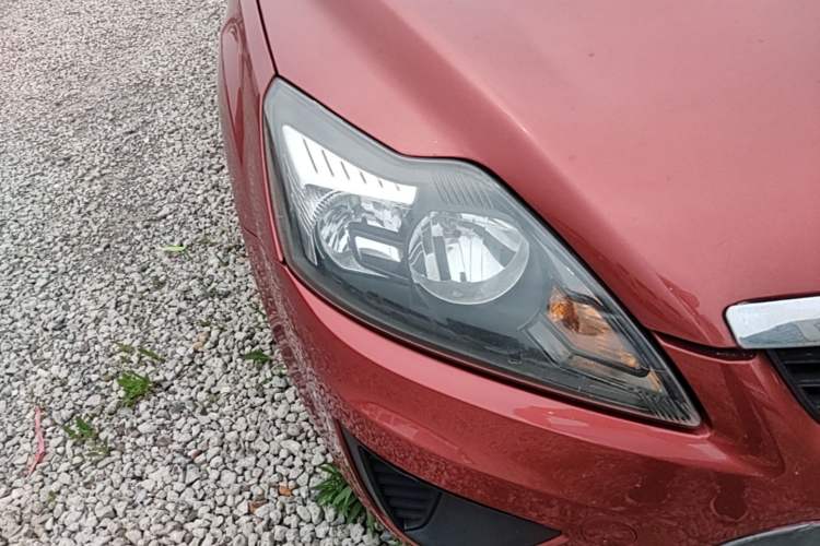 Used Ford Focus 2012 Hatchback Classic 1.8L Manual Base Model Right Front Headlight