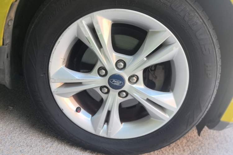 Used Ford Focus 2012 Hatchback 1.6L Automatic Fashion Edition Right Front Wheel Hub