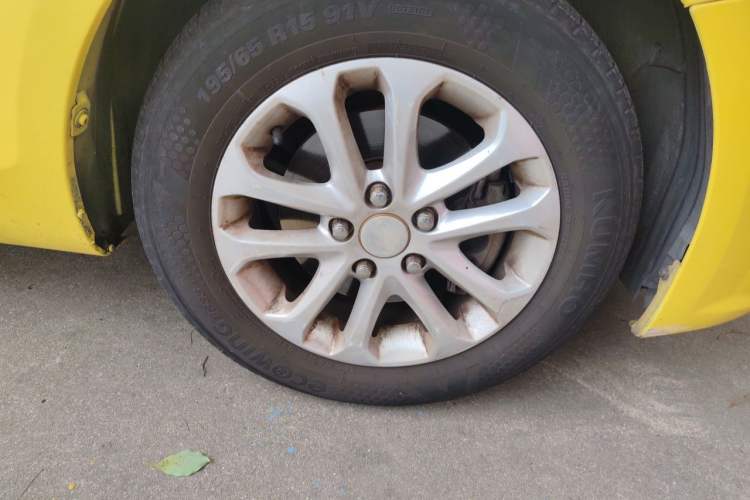 Used Ford Focus 2012 Hatchback Classic 1.8L Automatic Base Model Right Front Wheel Hub