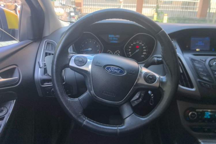 Used Ford Focus 2012 Hatchback 1.6L Automatic Fashion Edition Steering Wheel