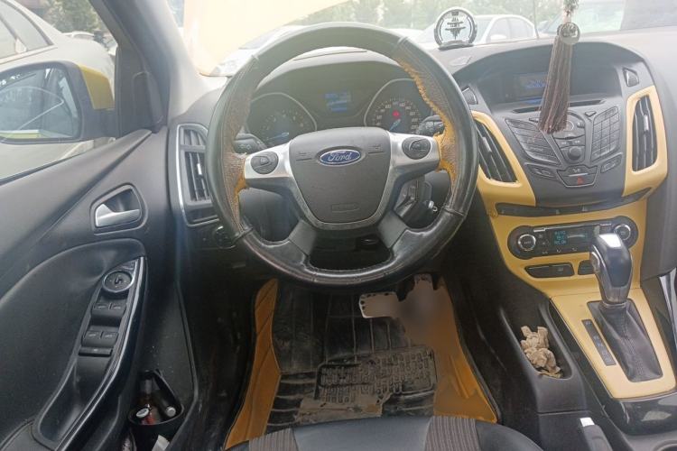 Used Ford Focus 2012 Hatchback 1.6L Automatic Fashion Edition Steering Wheel