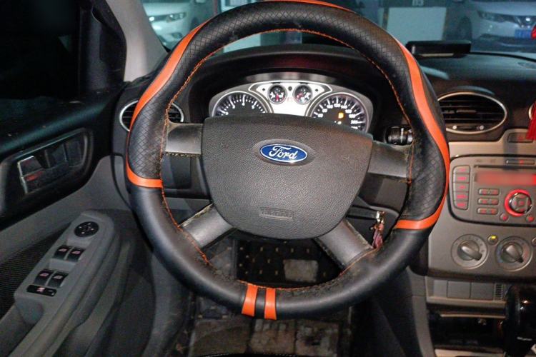 Used Ford Focus 2012 Hatchback Classic 1.8L Automatic Base Model Steering Wheel