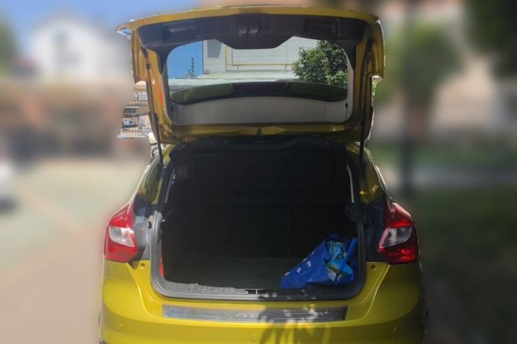 Used Ford Focus 2012 Hatchback 1.6L Automatic Fashion Edition Trunk