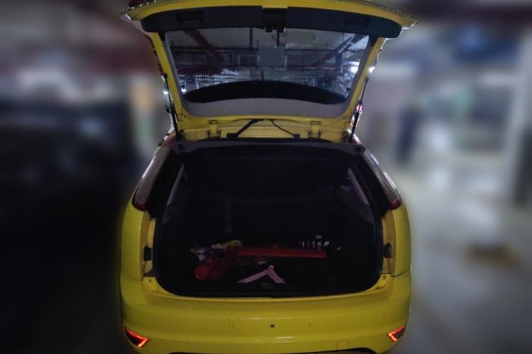 Used Ford Focus 2012 Hatchback Classic 1.8L Manual Fashion Edition Trunk