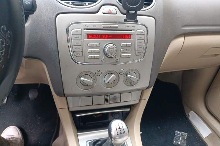 Used Ford Focus 2013 Sedan Classic 1.8L Manual Base Model Audio And AC Panel