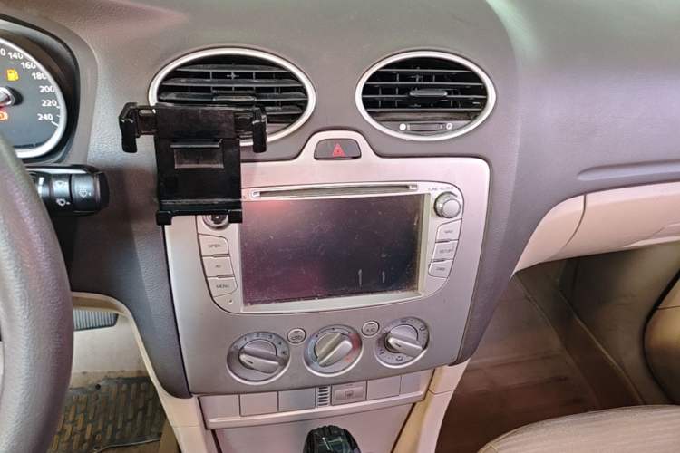 Used Ford Focus 2013 Sedan Classic 1.8L Automatic Millionth Anniversary Edition Audio And AC Panel