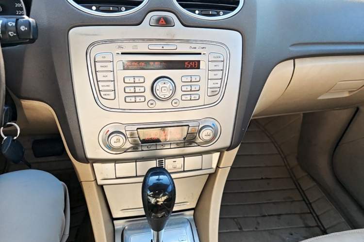 Used Ford Focus 2013 Sedan Classic 1.8L Automatic Fashion Edition Audio And AC Panel