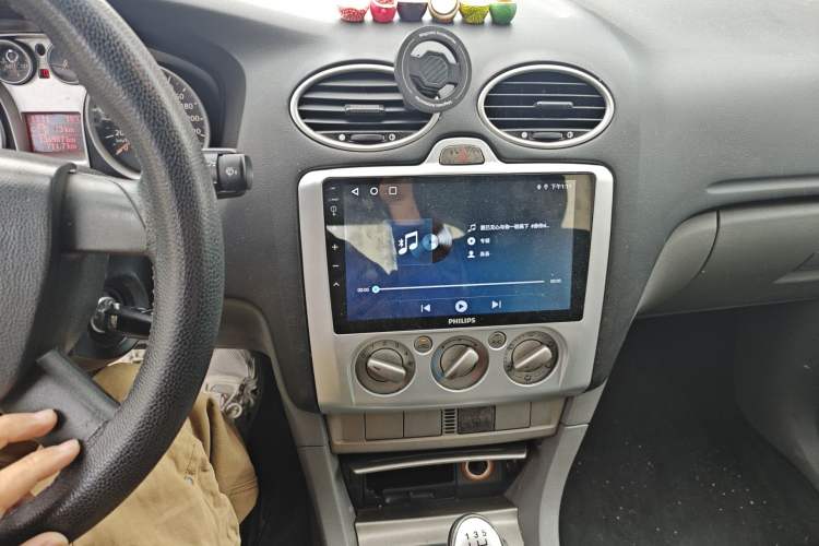 Used Ford Focus 2013 Hatchback Classic 1.8L Manual Base Model Audio And AC Panel