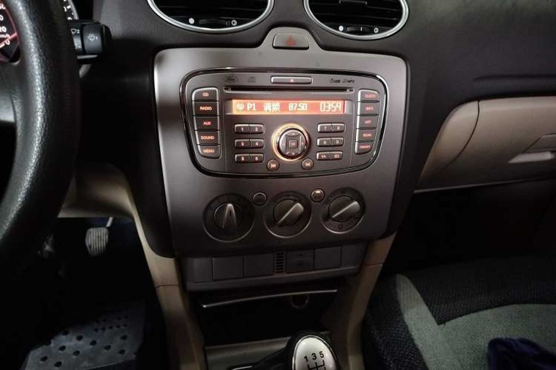 Used Ford Focus 2013 Sedan Classic 1.8L Manual Base Model Audio And AC Panel