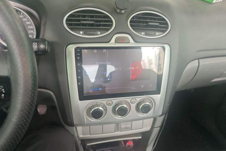 Used Ford Focus 2013 Hatchback Classic 1.8L Manual Base Model Audio And AC Panel