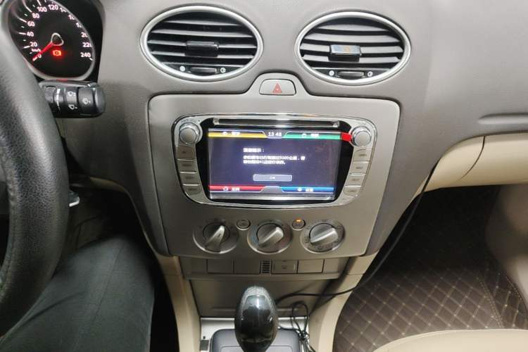 Used Ford Focus 2013 Sedan Classic 1.8L Automatic Base Model Audio And AC Panel