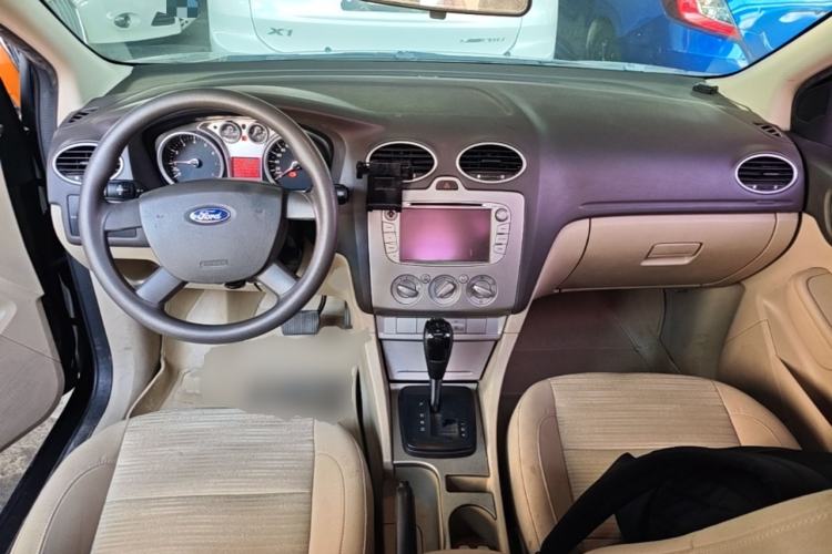 Used Ford Focus 2013 Sedan Classic 1.8L Automatic Millionth Anniversary Edition Center Console