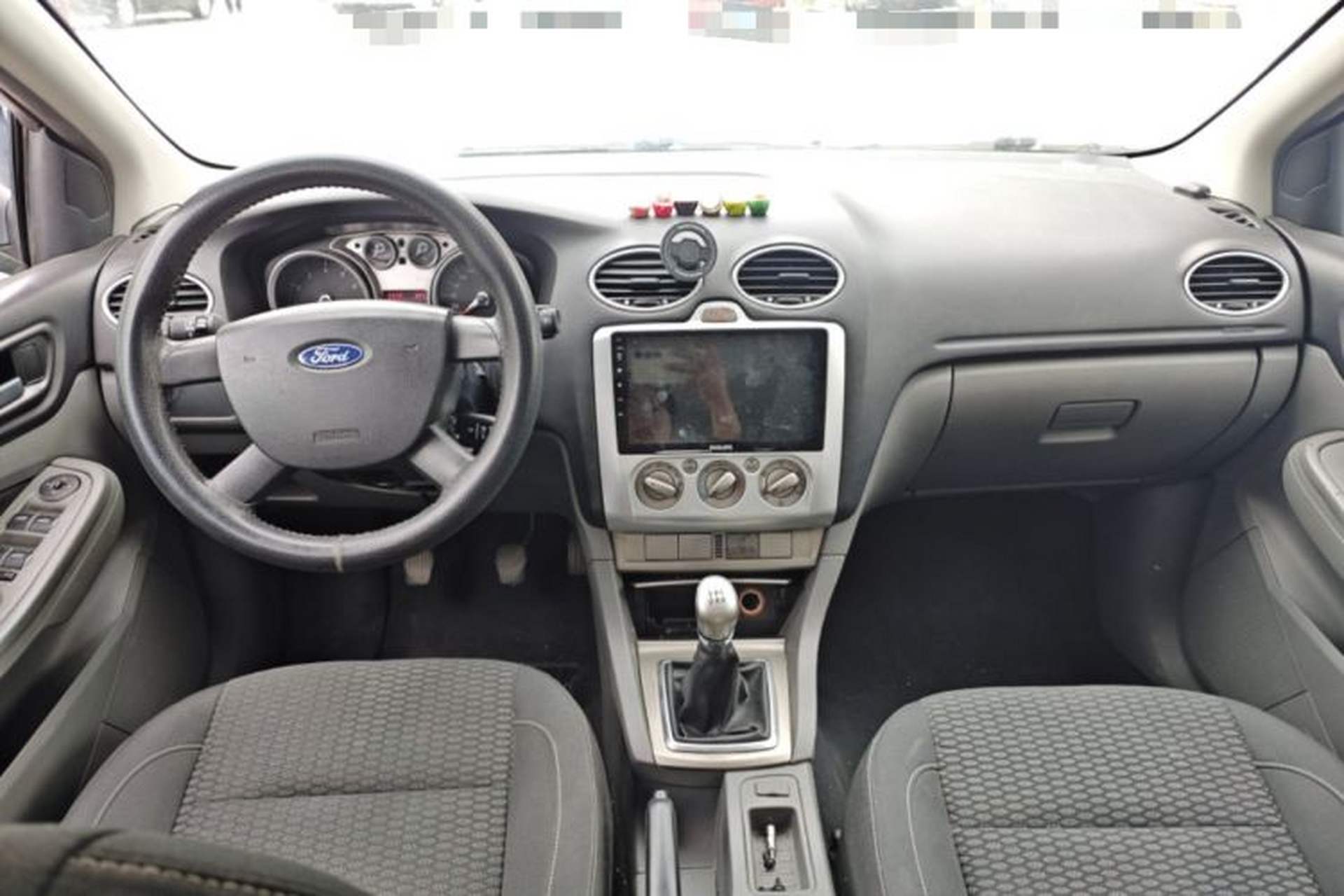 Used Ford Focus 2013 Hatchback Classic 1.8L Manual Base Model Center Console
