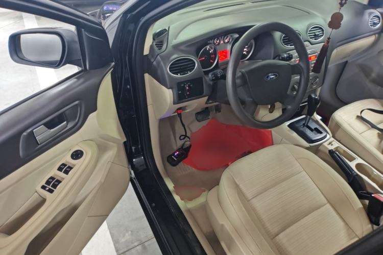Used Ford Focus 2013 Sedan Classic 1.8L Automatic Base Model Driver Seat