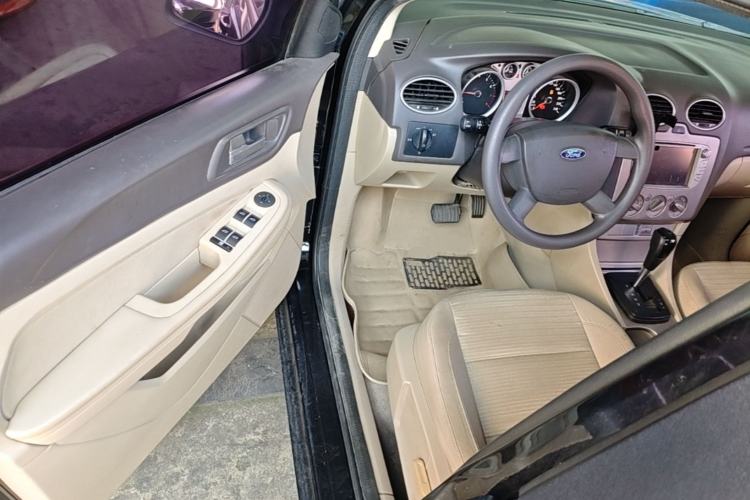 Used Ford Focus 2013 Sedan Classic 1.8L Automatic Millionth Anniversary Edition Driver Seat