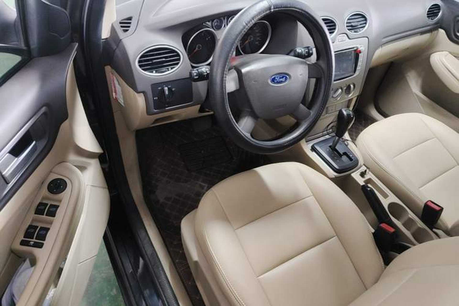 Used Ford Focus 2013 Sedan Classic 1.8L Automatic Base Model Driver Seat