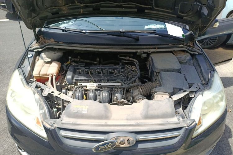 Used Ford Focus 2013 Sedan Classic 1.8L Manual Base Model Engine Bay