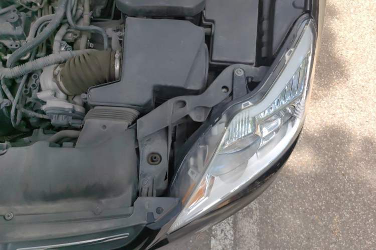 Used Ford Focus 2013 Sedan Classic 1.8L Manual Fashion Edition Engine Bay Left
