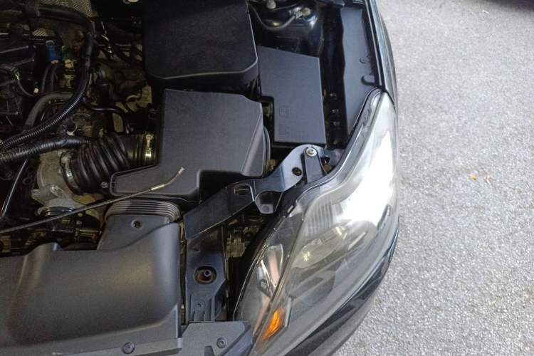 Used Ford Focus 2013 Hatchback Classic 1.8L Automatic Millionth Anniversary Edition Engine Bay Left