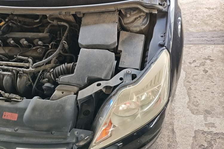 Used Ford Focus 2013 Sedan Classic 1.8L Automatic Millionth Anniversary Edition Engine Bay Left