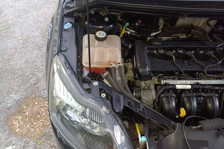 Used Ford Focus 2013 Hatchback Classic 1.8L Automatic Millionth Anniversary Edition Engine Bay Right
