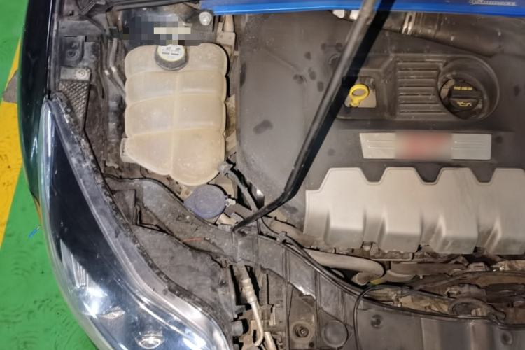 Used Ford Focus 2013 2.0T ST Standard Edition Engine Bay Right