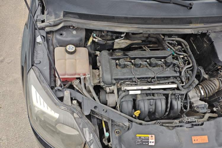 Used Ford Focus 2013 Hatchback Classic 1.8L Manual Base Model Engine Bay Right